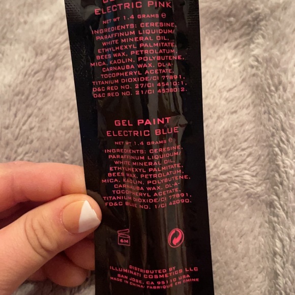 Make up items - Picture 3 of 14